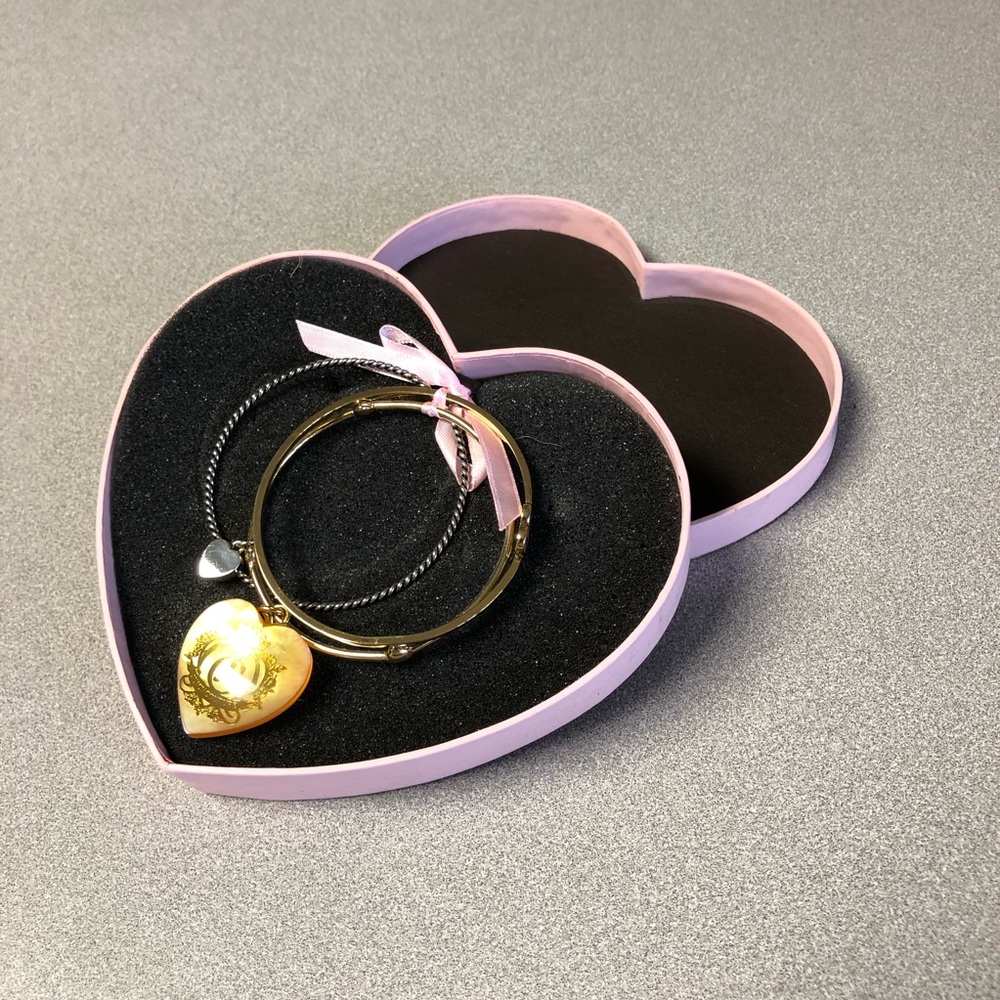 ⬇️ $65 Juicy Couture Gold Bracelet brand new